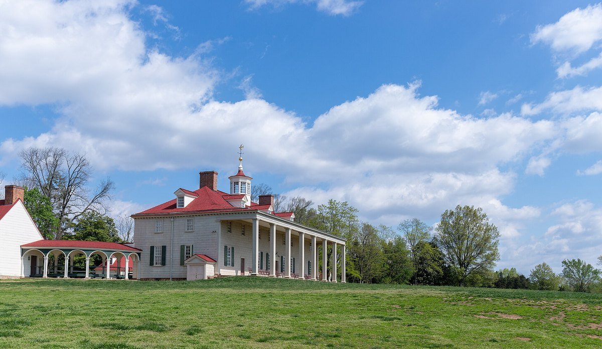 The east front of the mansion at Mount Vernon, Virginia
