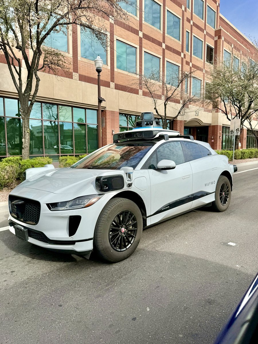 Waymo autonomous vehicle on University Drive in Tempe, Arizona